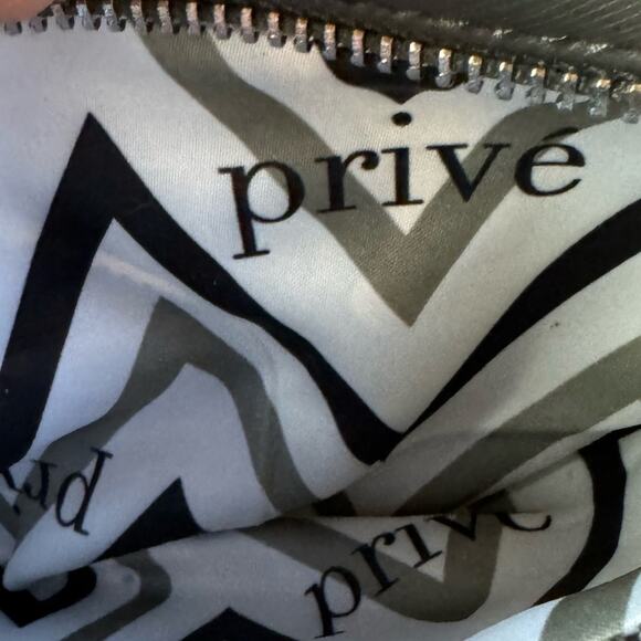 Prive By Sorial Women's Vegan Leather Envelope Clutch - Picture 12 of 12